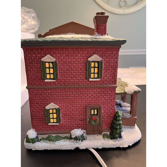 St Nicholas Square Village Gazette News Illuminates House Christmas Village IOB - Picture 13 of 16